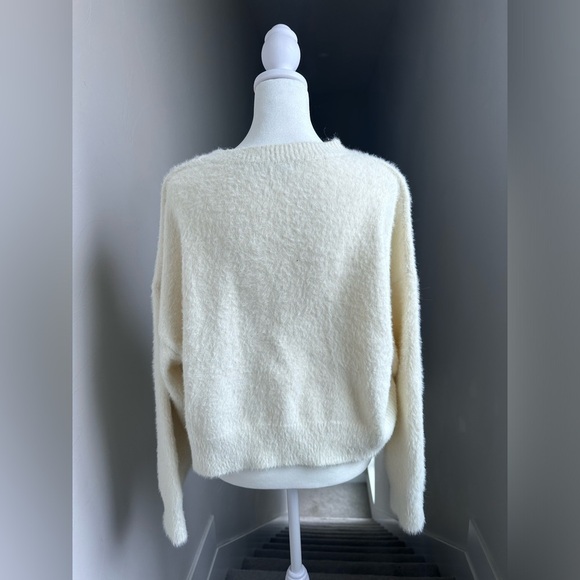 Adika Soft Fuzzy White Cropped "Limited Edition" Sweater Size XS/S - Picture 2 of 7